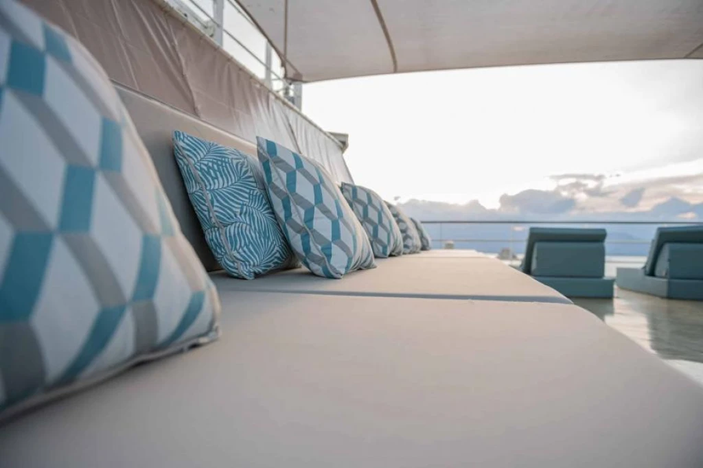 Divine Cyclades Cruise: An Unforgettable 8-Day Journey Through Greece