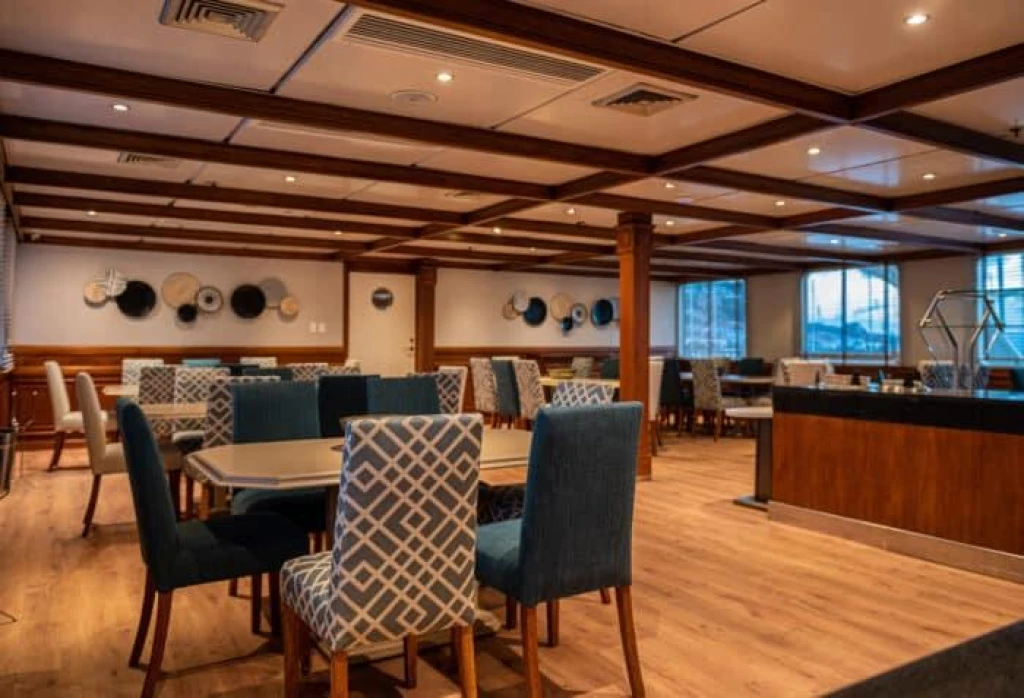 Divine Cyclades Cruise: An Unforgettable 8-Day Journey Through Greece