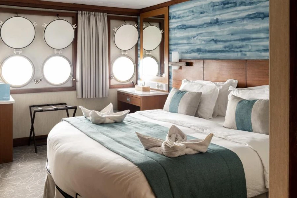 Indian Summer Cruise in Greece: 8-Day Luxury Blue Voyage