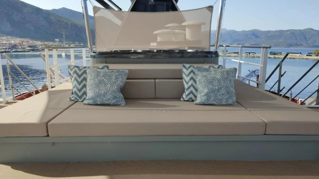 Indian Summer Cruise in Greece: 8-Day Luxury Blue Voyage