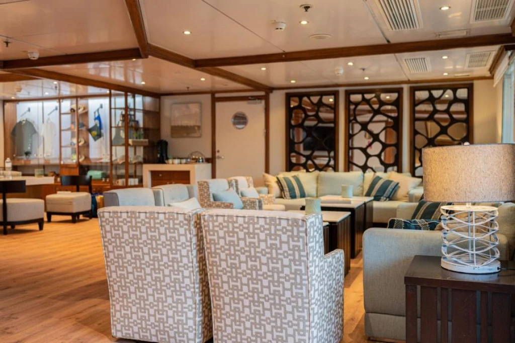 Indian Summer Cruise in Greece: 8-Day Luxury Blue Voyage