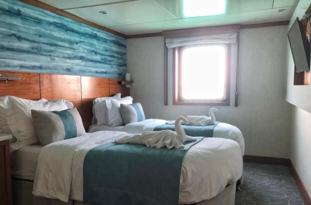 Indian Summer Cruise in Greece: 8-Day Luxury Blue Voyage