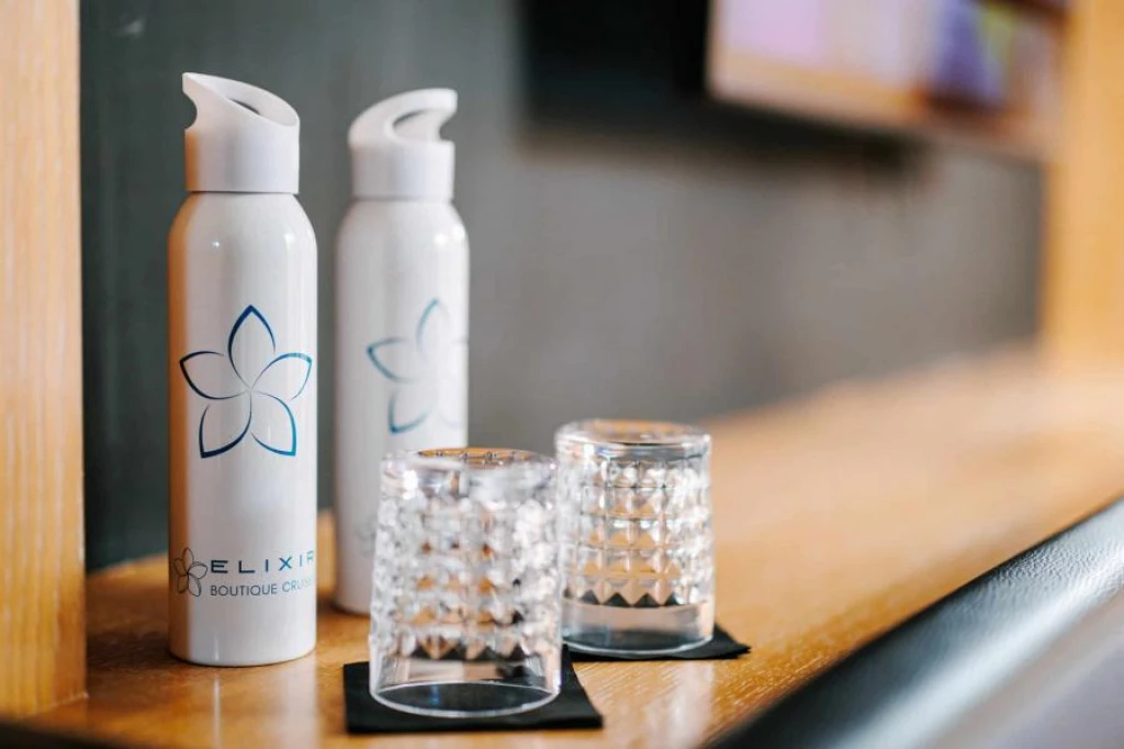 Sparkling Cyclades Cruise: 8-Day Luxury Yacht Experience from Athens