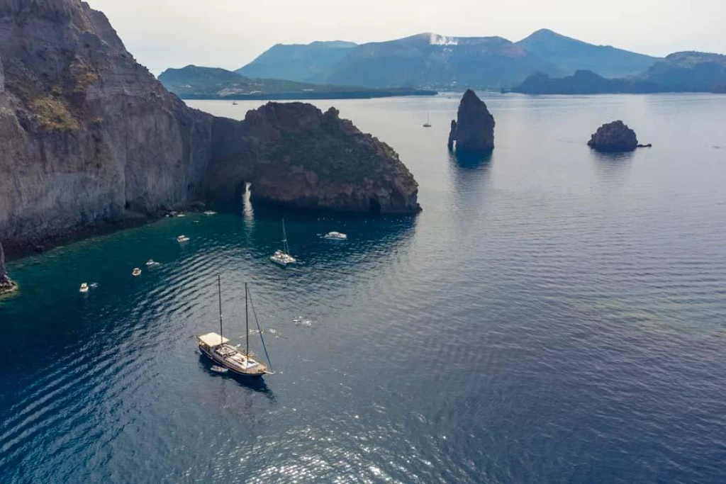 Sailing in Italy: Luxury Yacht & Gulet Charter Holidays