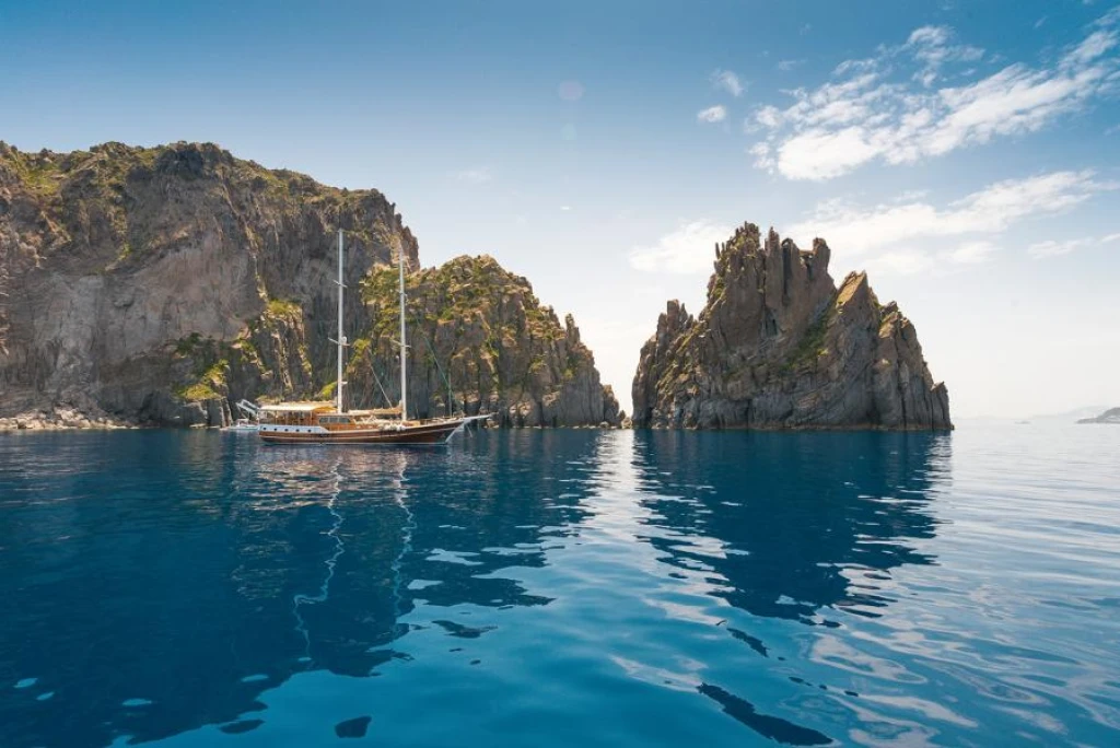 Sailing in Italy: Luxury Yacht & Gulet Charter Holidays