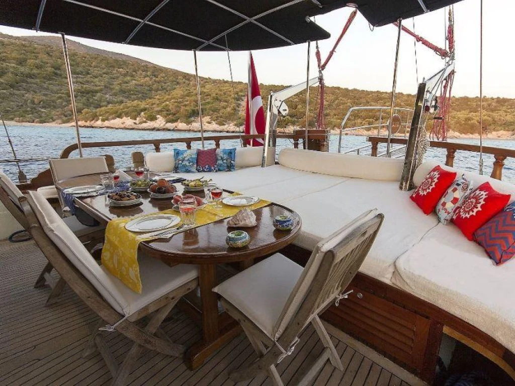 Bodrum to Karacasöğüt Mini Blue Cruise – 4-Day Turkish Gulet Adventure