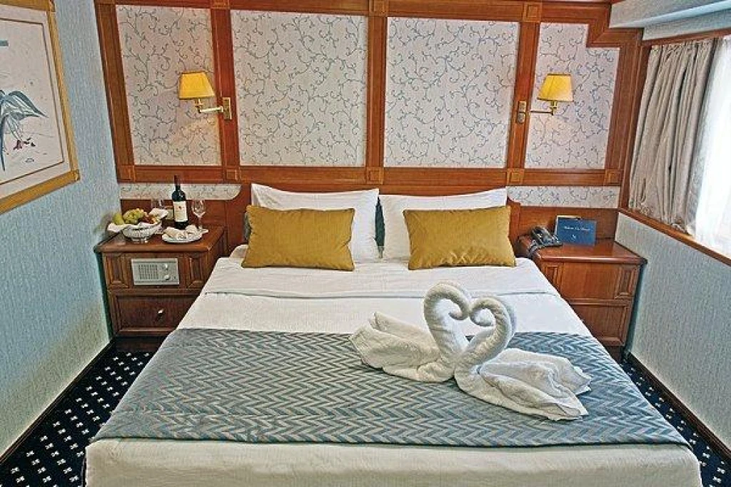 M/Y Callisto Yacht— Classic Elegance at Sea