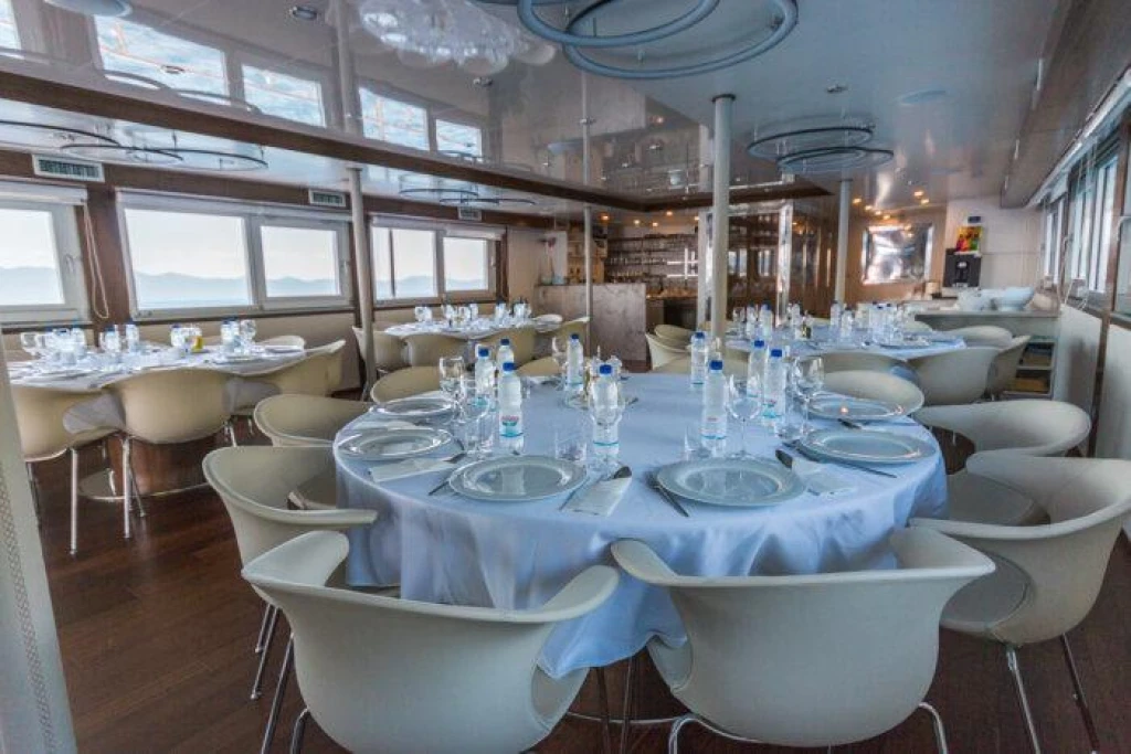 MV Avangard – Deluxe Adriatic Yacht Experience