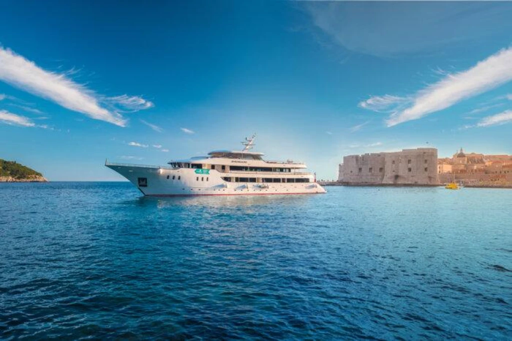 MV Avangard – Deluxe Adriatic Yacht Experience