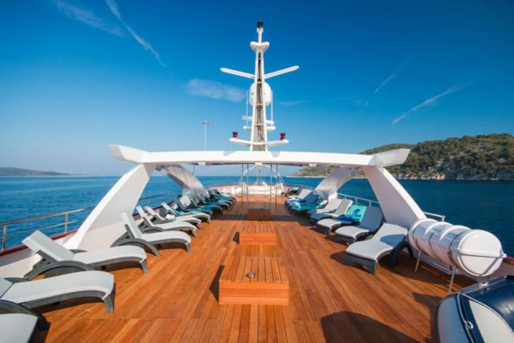 MV Admiral – Elegant Small-Ship Cruising on the Adriatic