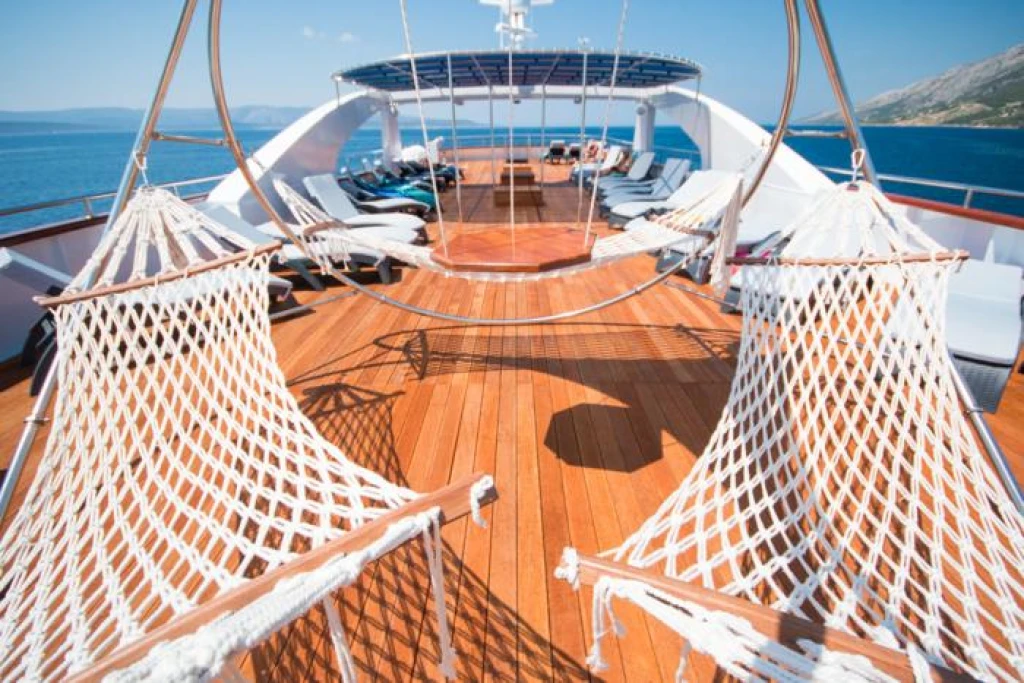 MV Admiral – Elegant Small-Ship Cruising on the Adriatic
