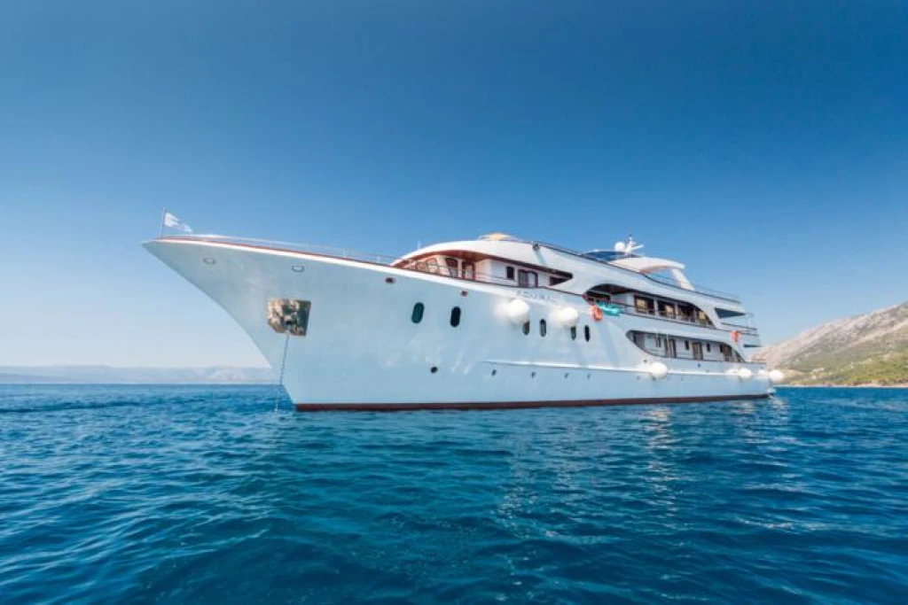 MV Admiral – Elegant Small-Ship Cruising on the Adriatic