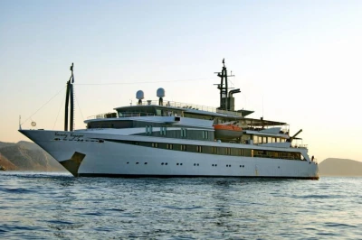 Variety Voyager: Boutique Mega Yacht Cruises