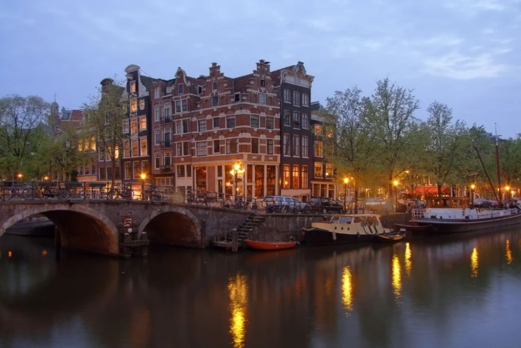 Amsterdam’ın Az Bilinen 7 Kanalı: Turist Kalabalığından Uzakta