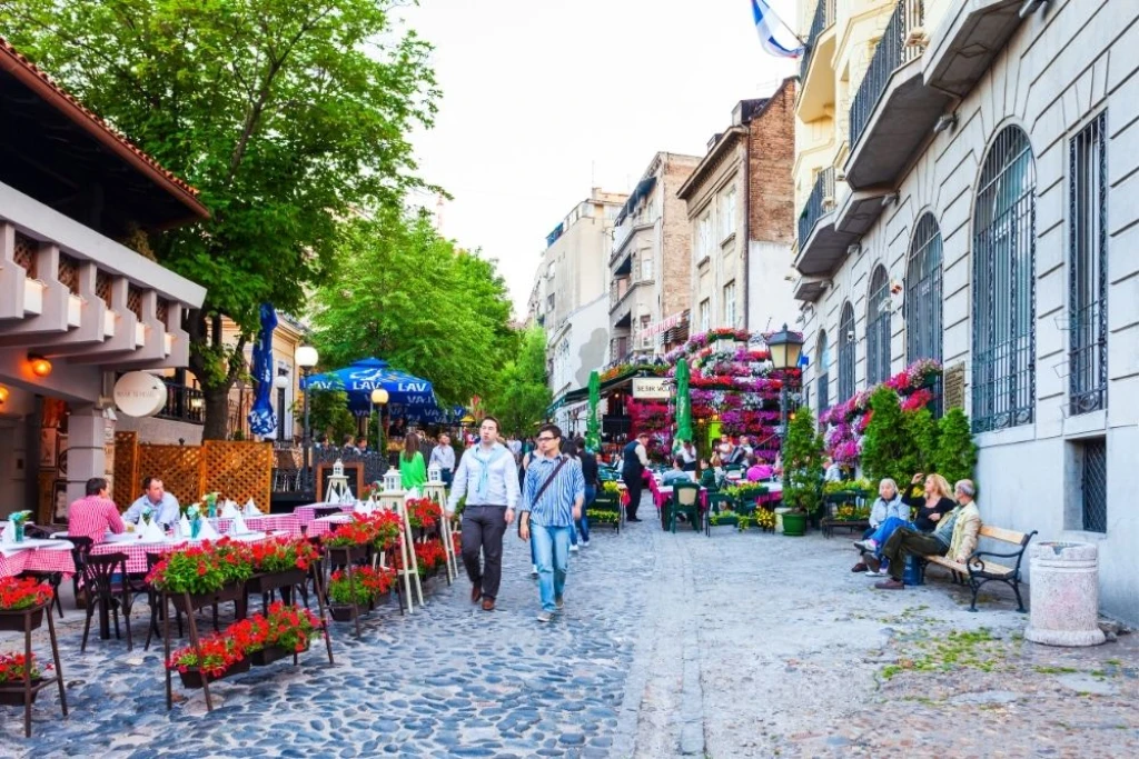 Balkan Lezzet Durakları: Sokaklardan Gelen Efsane Tatlar
