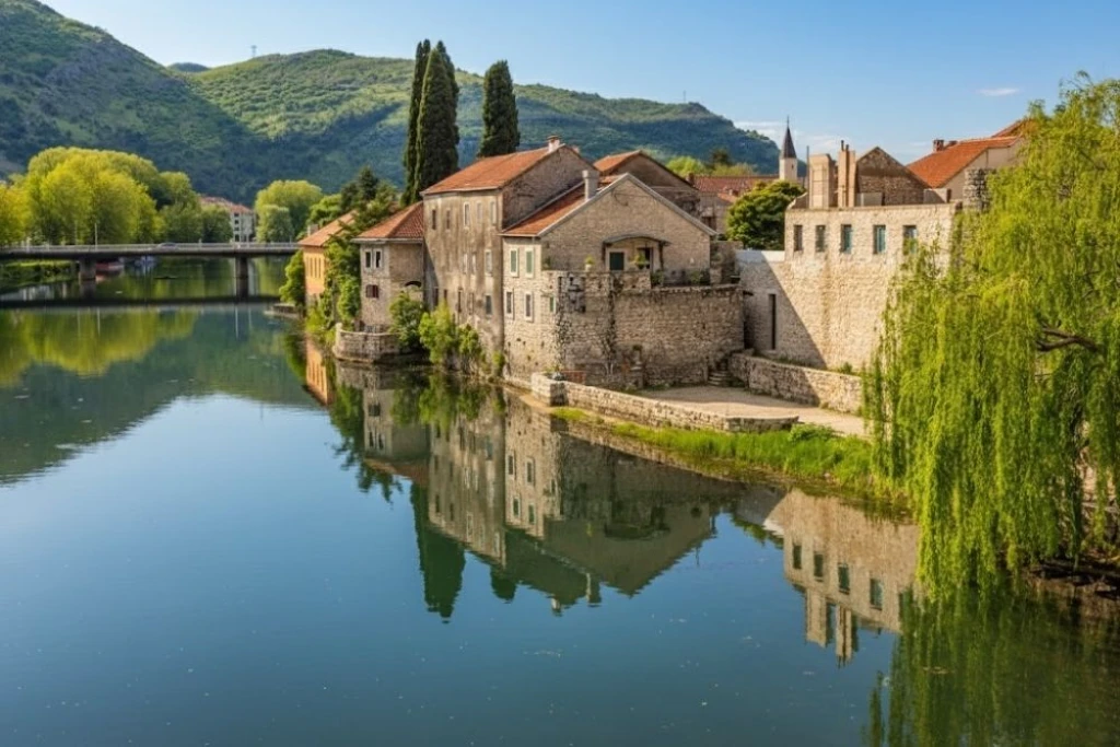 Dubrovnik’in Yanı Başındaki Gizli Cennet: Trebinje Neden Ziyaret Edilmeli?