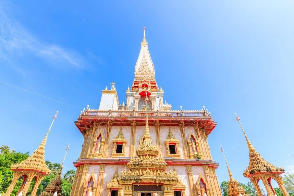 Phuket'in Ruhu: Wat Chalong Tapınağı (Adanın En Kutsal Durağı)