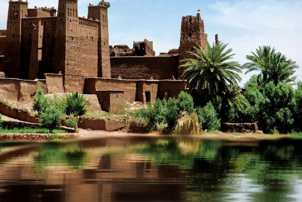 Çöldeki Kızıl Büyü: Ait Ben Haddou (Film Setinden Fazlası)