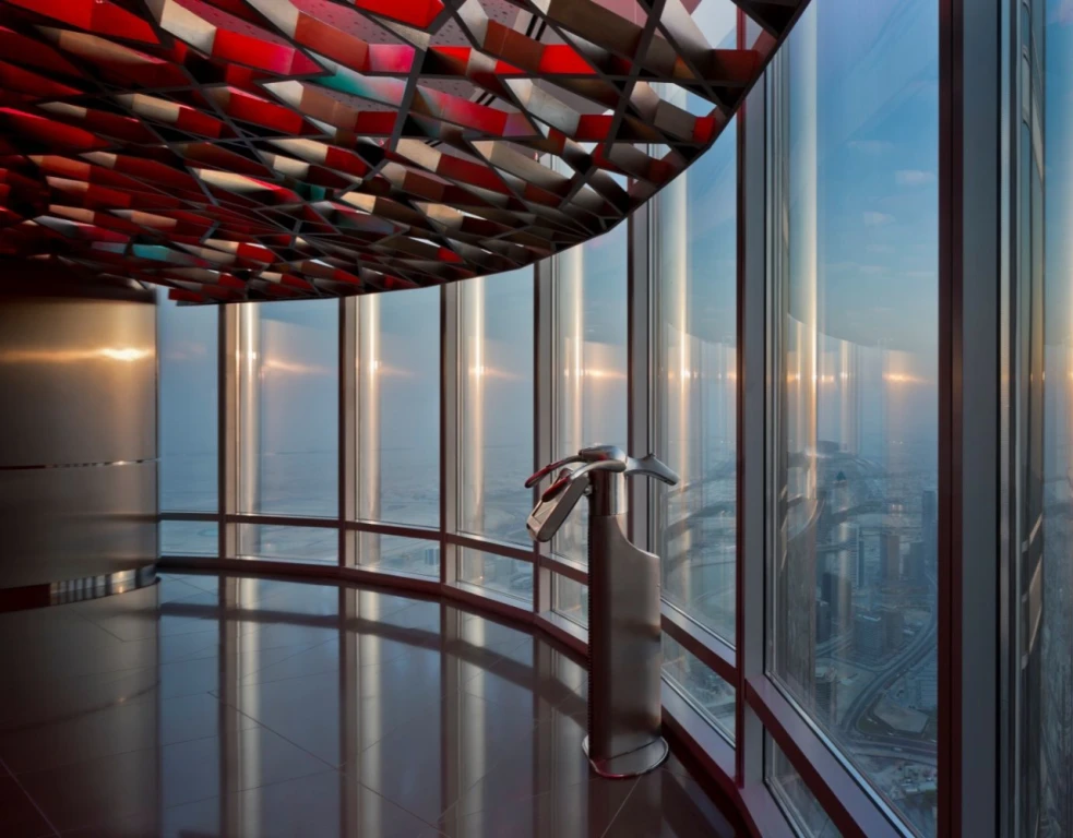 Burj Khalifa Seviye 148 / 149 Normal Saatler