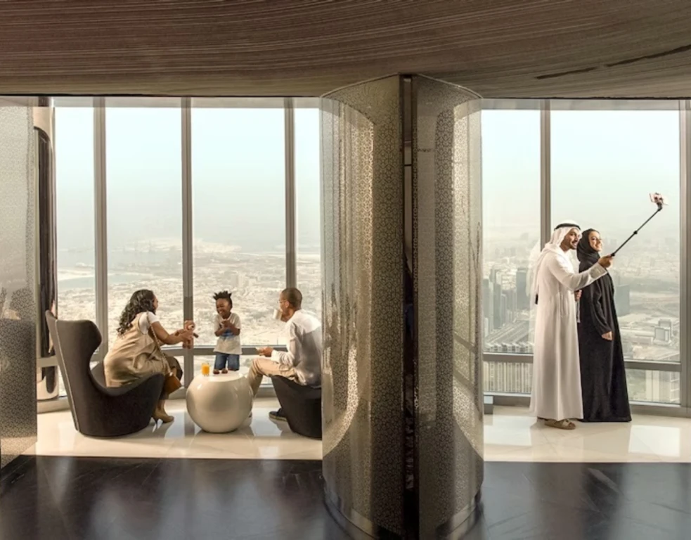 Burj Khalifa Seviye 148 / 149 Normal Saatler