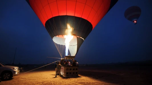 Dubai Balloon Ride with Falcon Show (Standard Package)