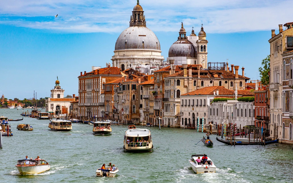 'Express Great Italy Tour with Ajet Airlines'