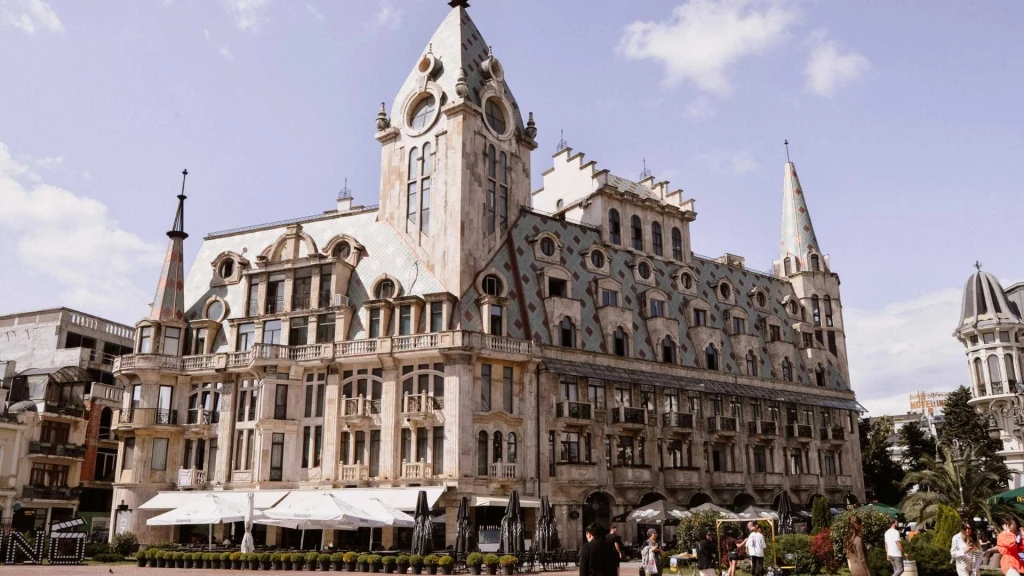 Sevgililer Gününe Özel Vizesiz Batum Turu 2 Gece Otel Konaklamalı