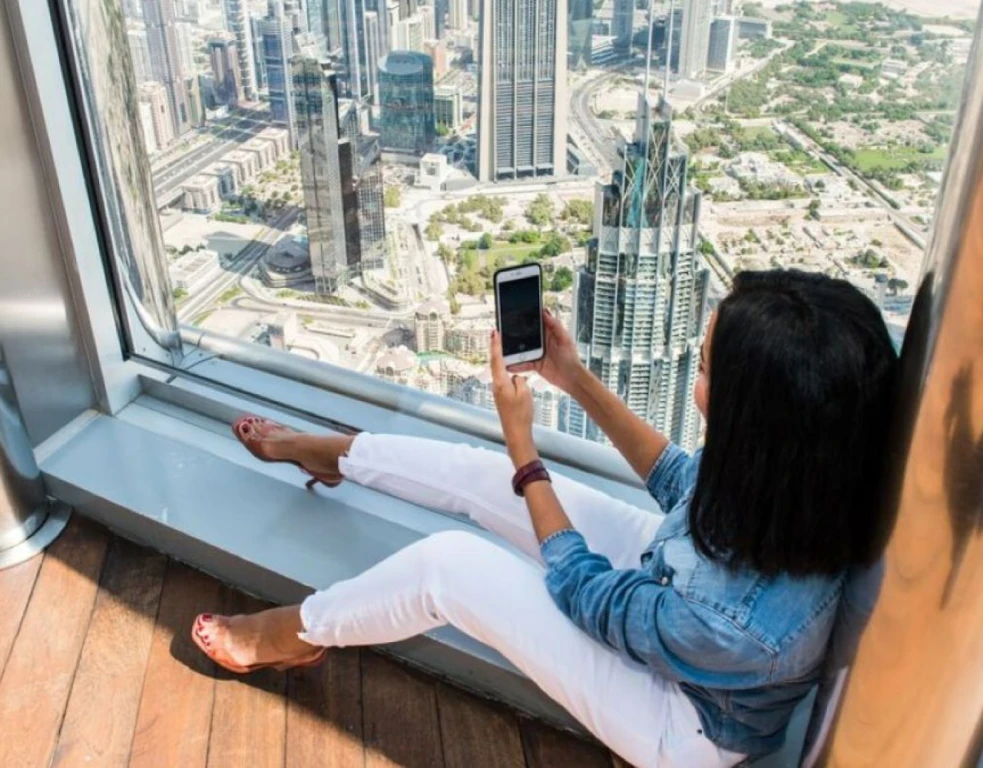 Burj Khalifa Seviye 124 + Kafe - Pik Saatler