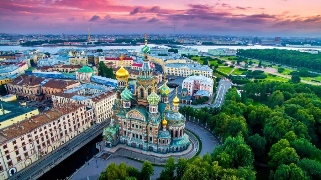 MOSKOVA & ST. PETERSBURG - THY İLE - 5 GECE - VKO - LED 
