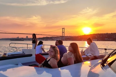 Luxury Sunset Yacht Cruise on the Bosphorus