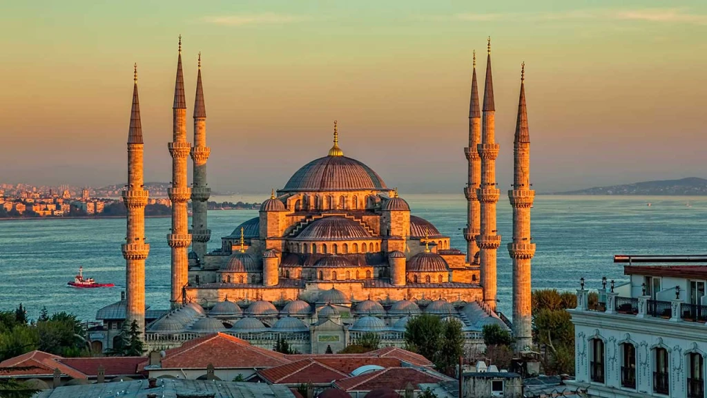 Best of Istanbul Deluxe: Morning Old City Tour & Luxury Yacht Bosphorus Cruise