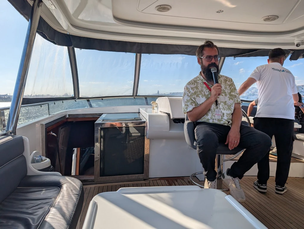 Best of Istanbul Deluxe: Morning Old City Tour & Luxury Yacht Bosphorus Cruise