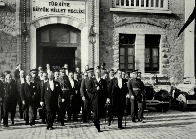 Atatürk'ün İzinde Ankara Turu ; Meclisler, Karargâhlar ve Zaferin Ayak İzleri