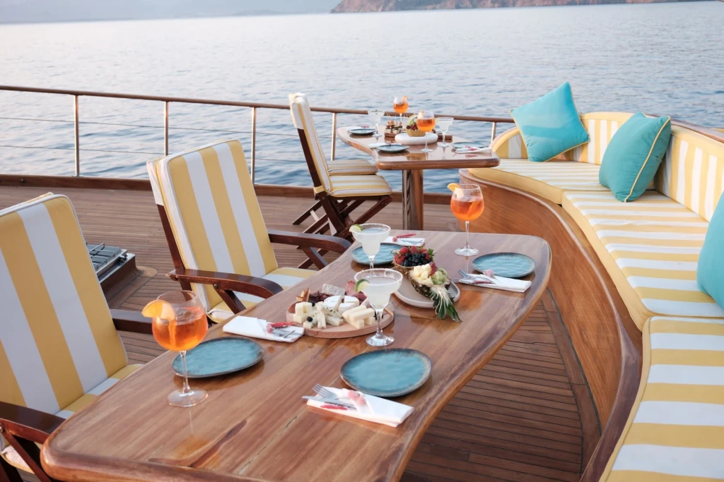 Luxury Cabin Cruise | Fethiye – Kekova – Fethiye