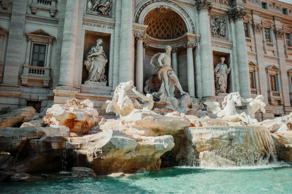 Piazza di Spagna: Roma'nın Kalbinde Tarih, Sanat ve Moda