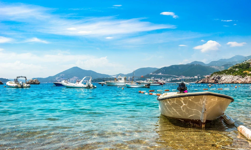 جولة البلقان بالطائرة من إزمير مع جميع الجولات الإضافية مشمولة وعشاء المساء مشمول