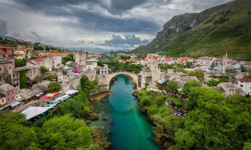 جولة البلقان بالطائرة من إزمير مع جميع الجولات الإضافية مشمولة وعشاء المساء مشمول