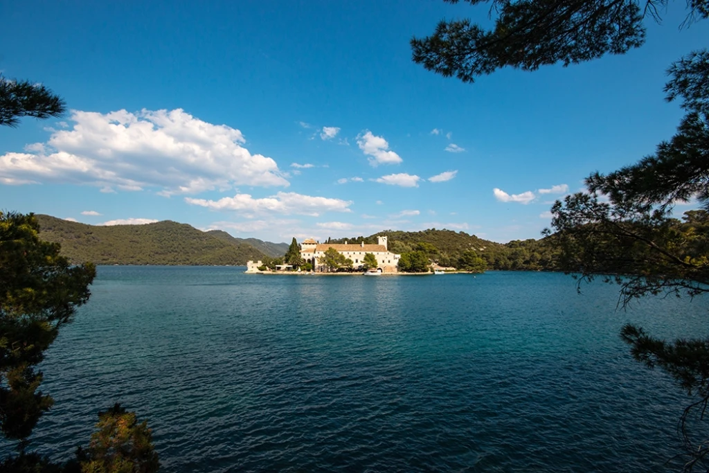 8-Days Deluxe Dalmatian Paradise Cruise