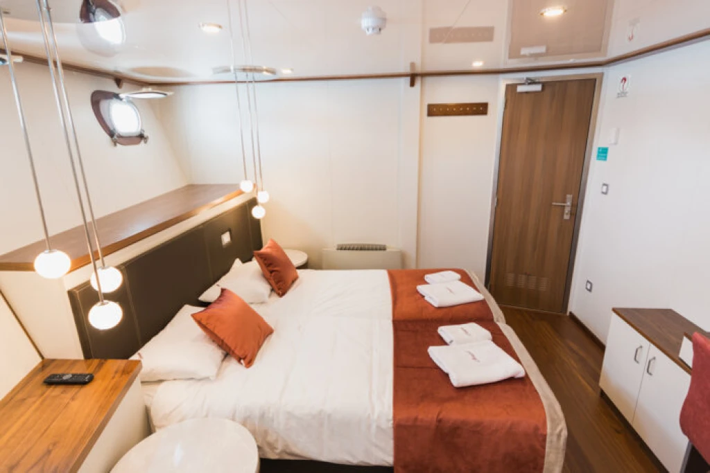 8-Days Deluxe Dalmatian Paradise Cruise