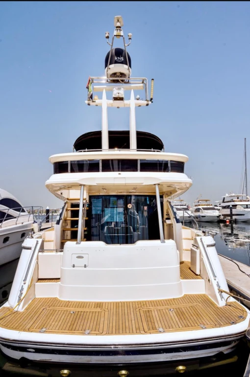 ALQUILER DE YATE PRIVADO AZIMUT DE 64 PIES EN DUBAÍ HARBOR