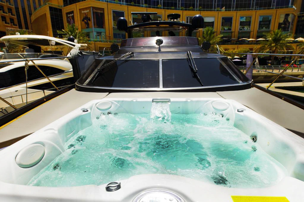 'ALQUILER DE YATE ESPECIAL ASFAR 95FT DUBAI MARINA'
