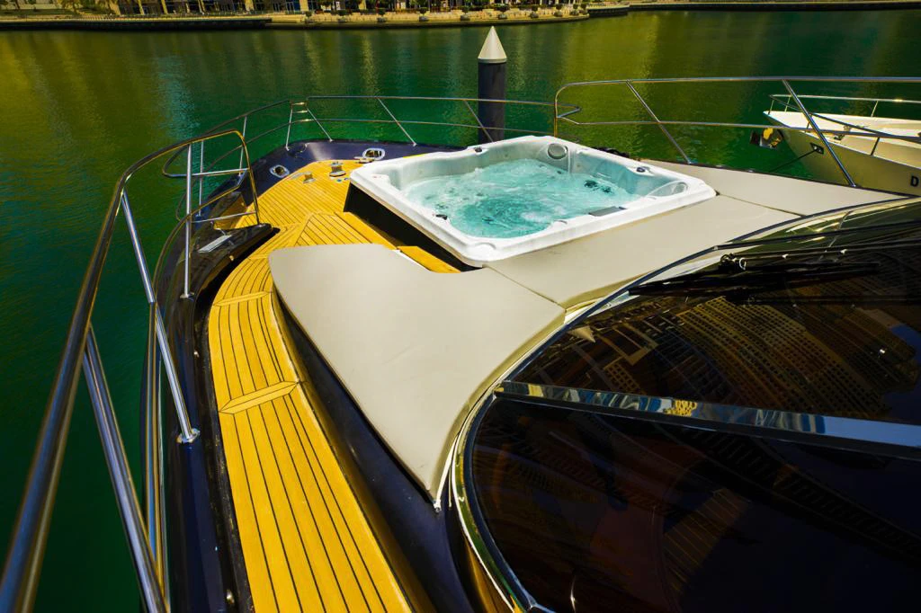 'ALQUILER DE YATE ESPECIAL ASFAR 95FT DUBAI MARINA'
