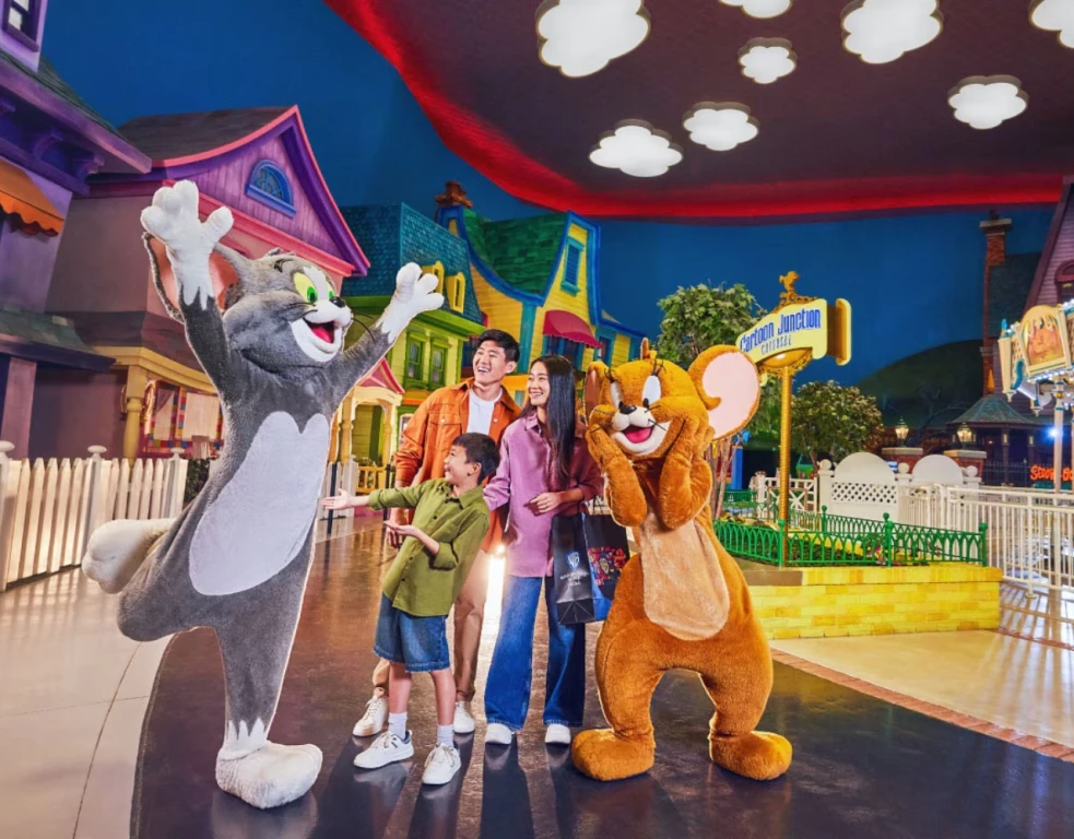 بارك وارنر بروس - تذكرة المسار السريع (تذكرة فقط)