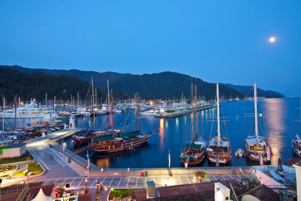 Cruise de 4 zile cu guletul de la Marmaris la Fethiye: Aventură pe Riviera Turkă