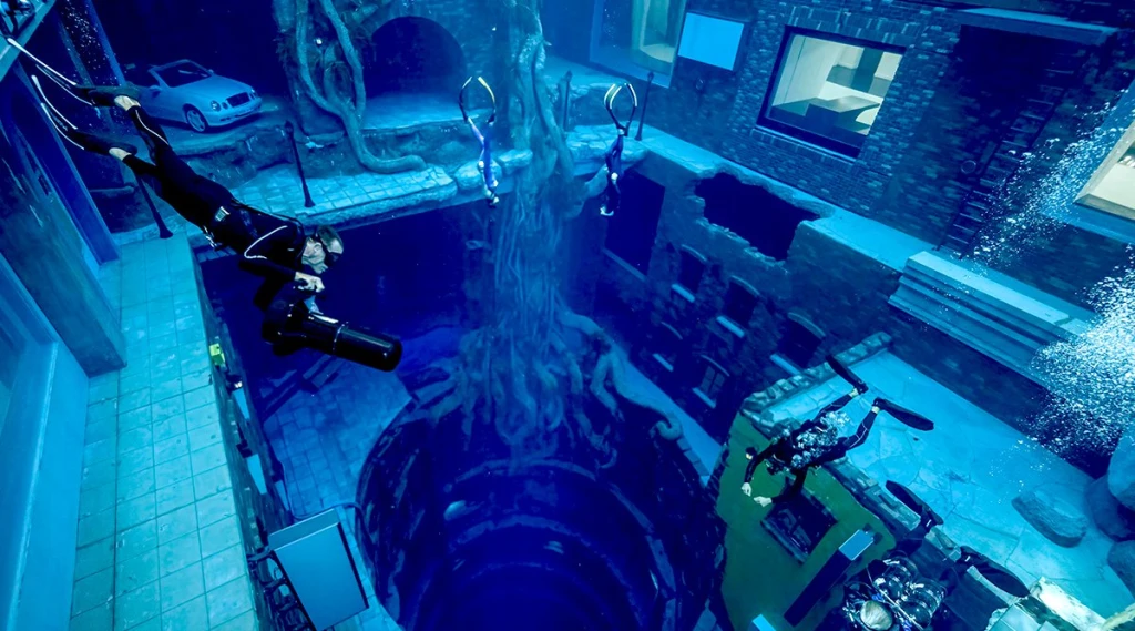 'Deep Dive in the World's Deepest Pool'