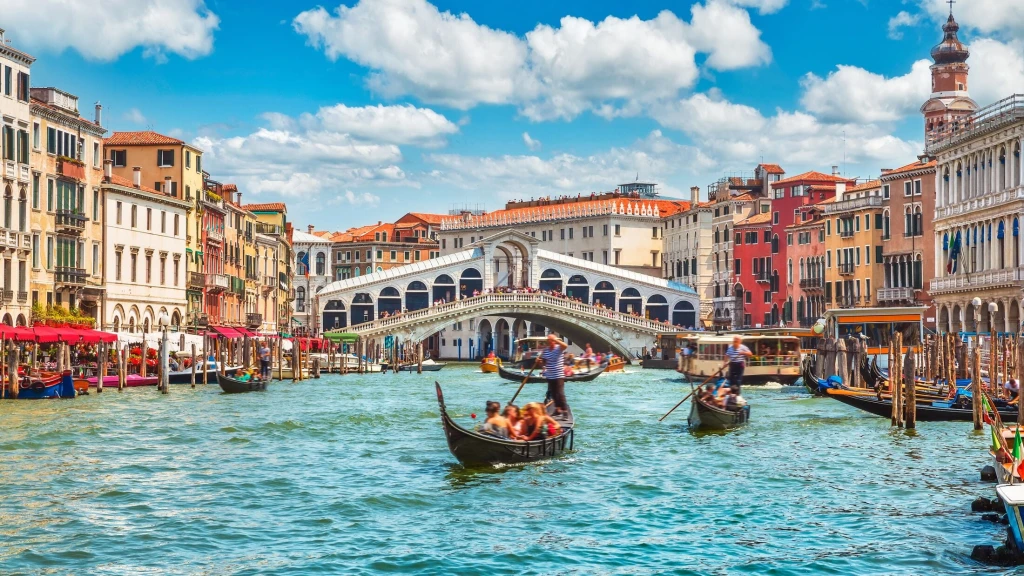 "Complete Italy Tour with Turkish Airlines Special for Semester 2026 (Rome - Venice)"