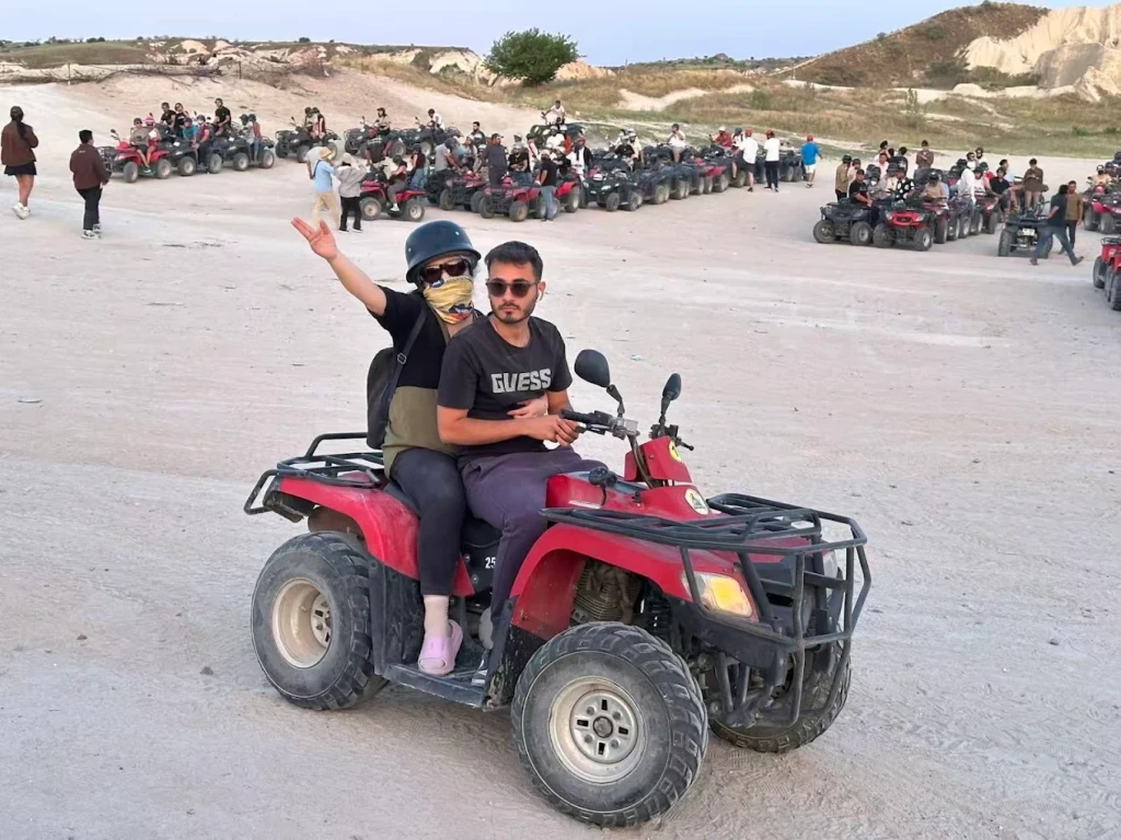 جولة ATV في كابادوكيا: رحلة مغامرة عبر المدخنات العجيبة