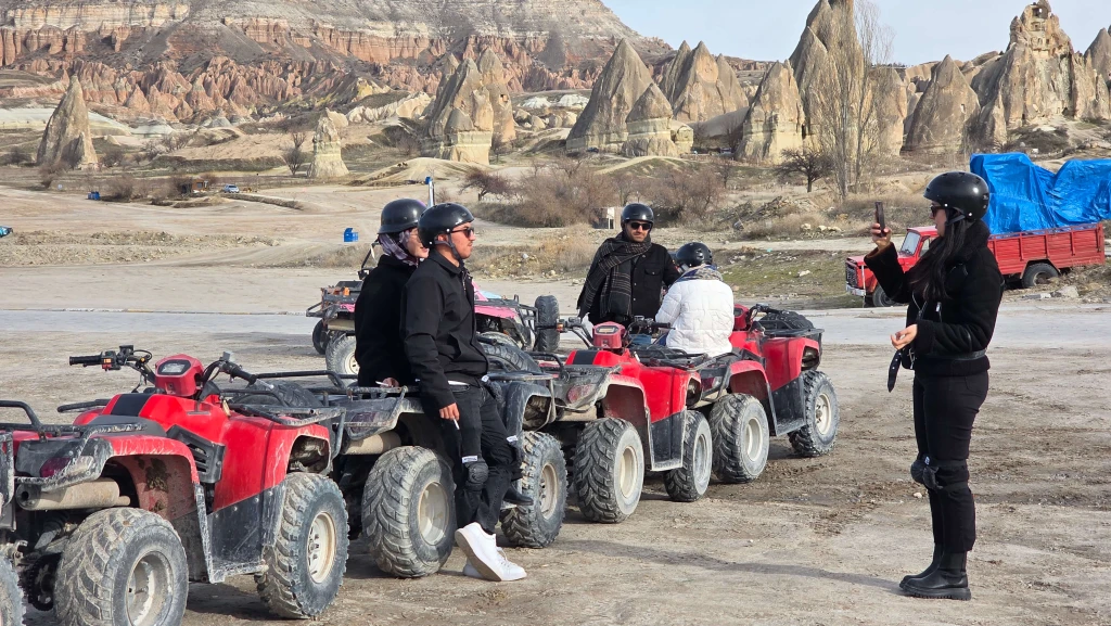 جولة ATV في كابادوكيا: رحلة مغامرة عبر المدخنات العجيبة