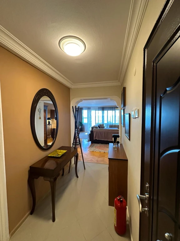 İzmir Güzelyalı da Otoparklı Deniz Manzaralı Aileler İçin Uygun Kiralık Daire