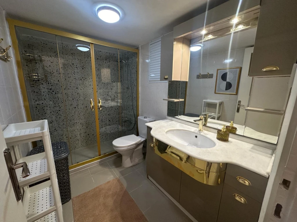 İzmir Güzelyalı da Otoparklı Deniz Manzaralı Aileler İçin Uygun Kiralık Daire